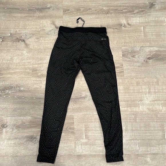 Women’s Nike Dri-Fit Leggings Size Small - Picture 6 of 6